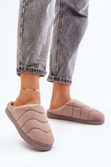 Women's fur slippers with covered toes