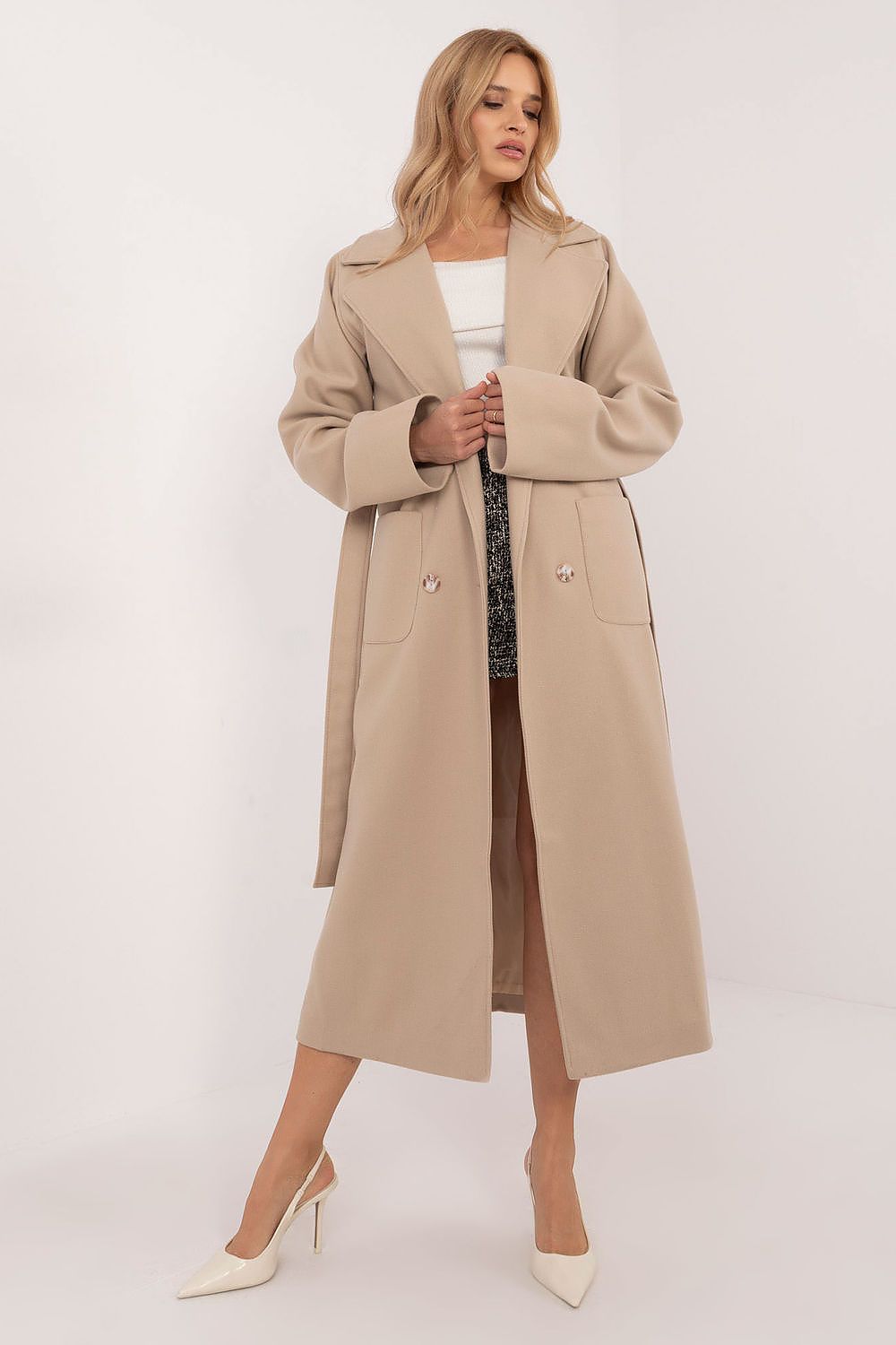 Women's smooth material transitional coat