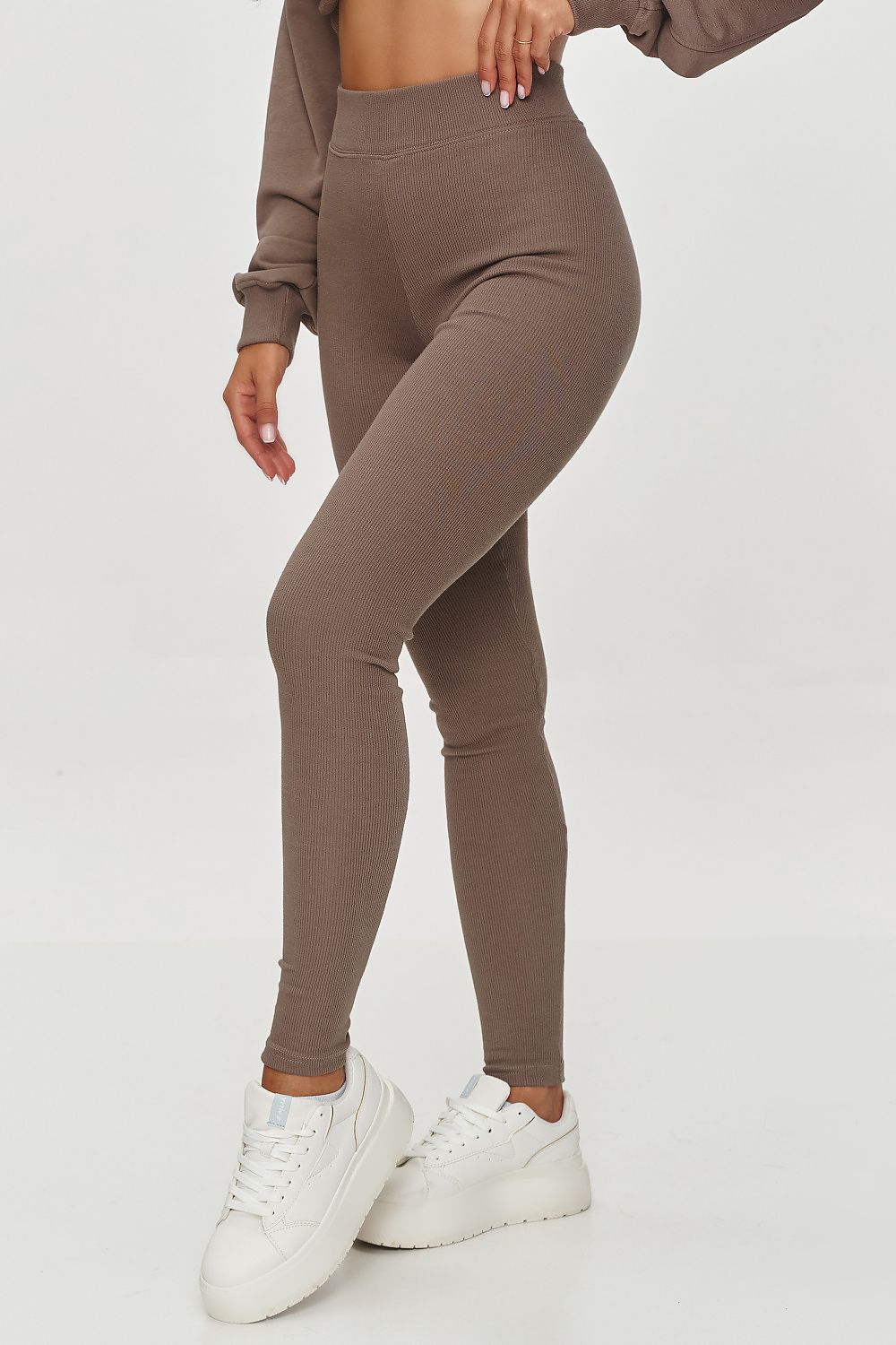 Flexible perfectly accentuates casual leggings