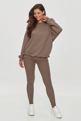 Flexible perfectly accentuates casual leggings