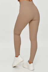 Flexible perfectly accentuates casual leggings