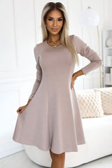 Long sleeves knee-length trapezoidal daydress