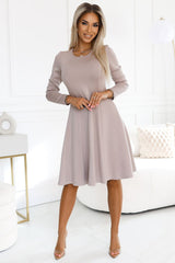 Long sleeves knee-length trapezoidal daydress