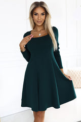 Long sleeves simple cut trapezoidal dress