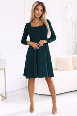 Long sleeves simple cut trapezoidal dress