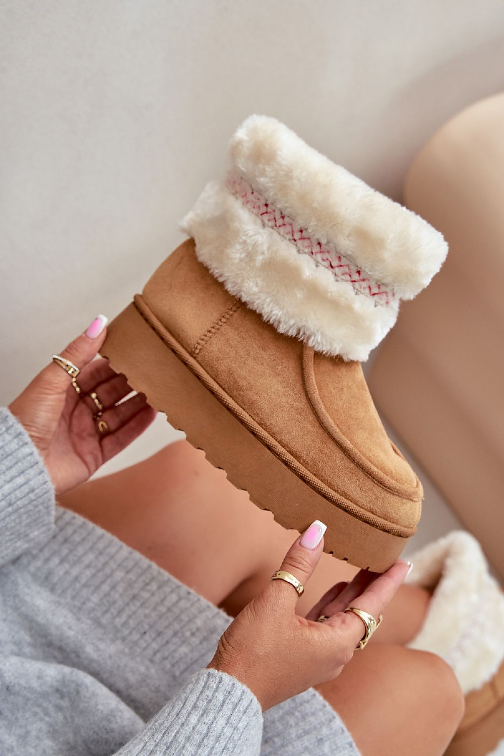 Women trendy pattern fur snowboots