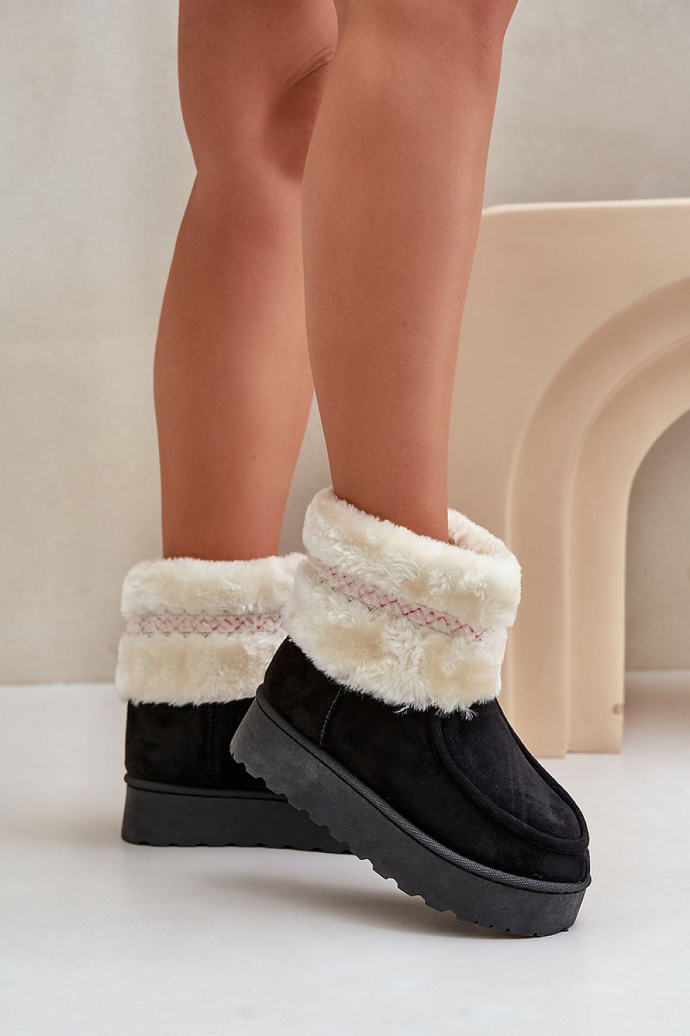 Women trendy pattern fur snowboots