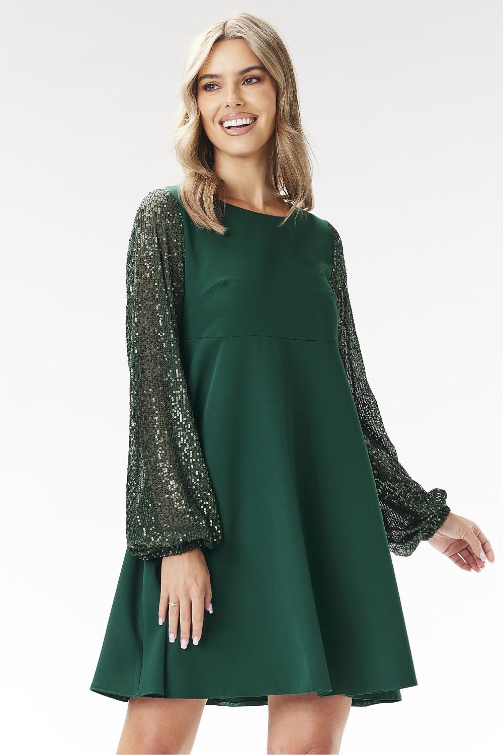 Long sequined sleeves elegant trapezoidal mini dress