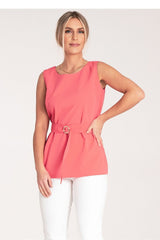 Trapezoidal elegant unbuttoned blouse