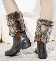 Black ankle boots with fur lining