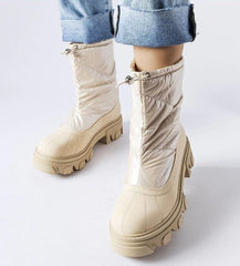 Beige snow boots with a cuff