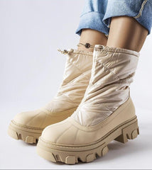 Beige snow boots with a cuff