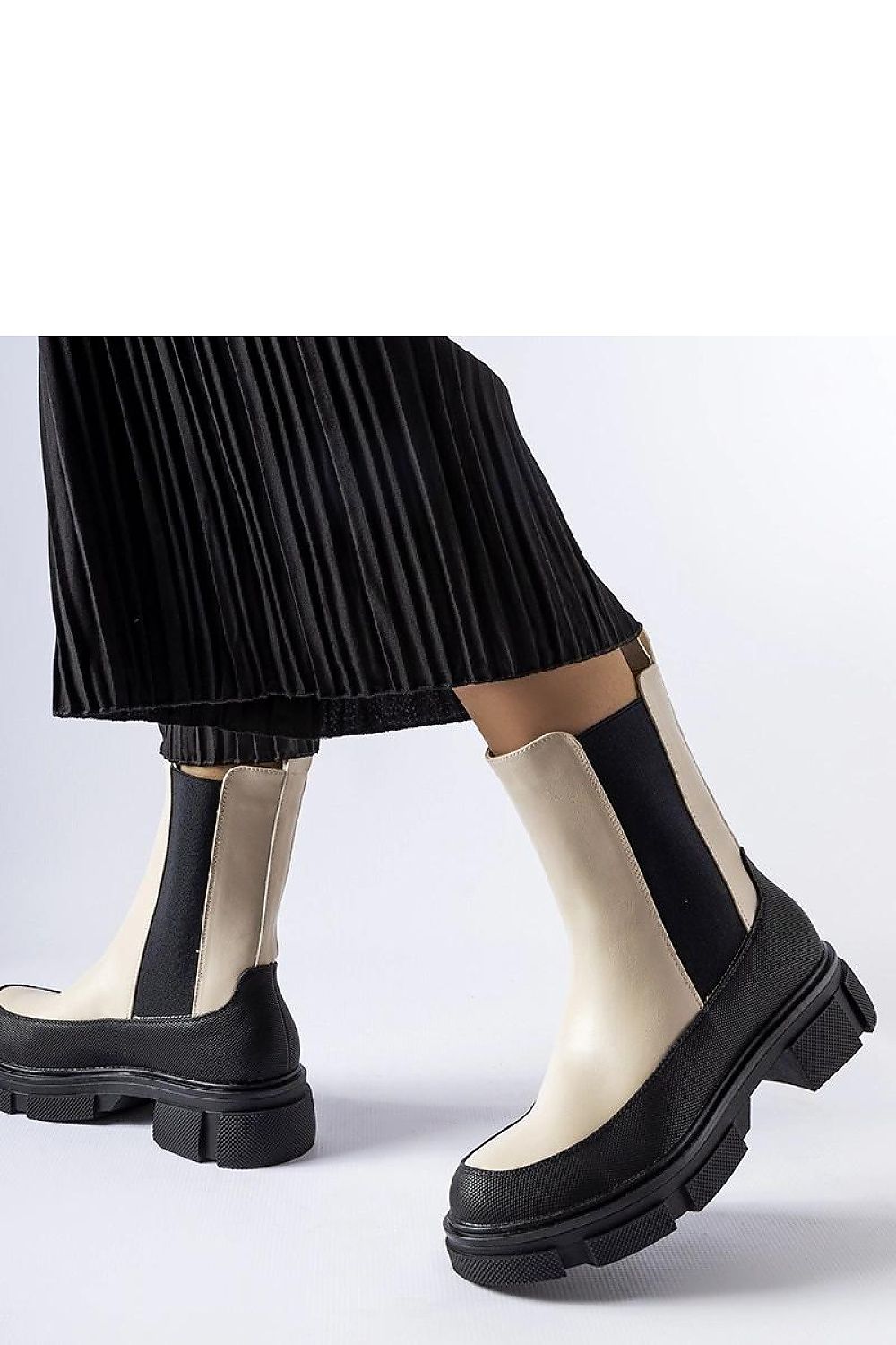 RevChic Kavira5 Slip-On Boots 622 – Beige Secondary image