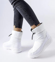 Women's white insulated snow boots