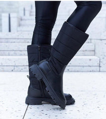 Black insulated lacquered boots