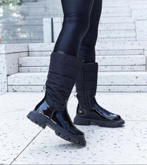 Black insulated lacquered boots