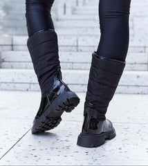 Black insulated lacquered boots