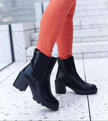 Black insulated classic stiletto boots