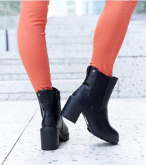 Black insulated classic stiletto boots