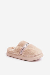 Women's slippers made of soft cozy fur