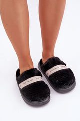 Women's slippers made of soft cozy fur