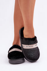 Women's slippers made of soft cozy fur