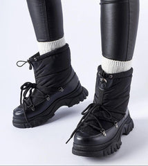 High-top insulated snow boots