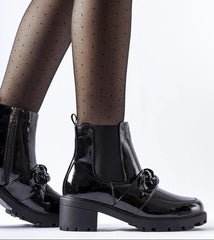 Elegant patent leather boots in black