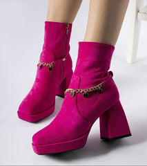 Square toe insulated heel boots with Saviore pendant