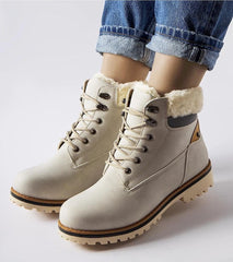 Lace-up closure Trappers boots