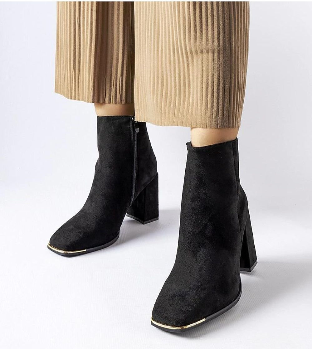 Black Cheney heel boots