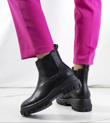 Flat chunky sole black boots