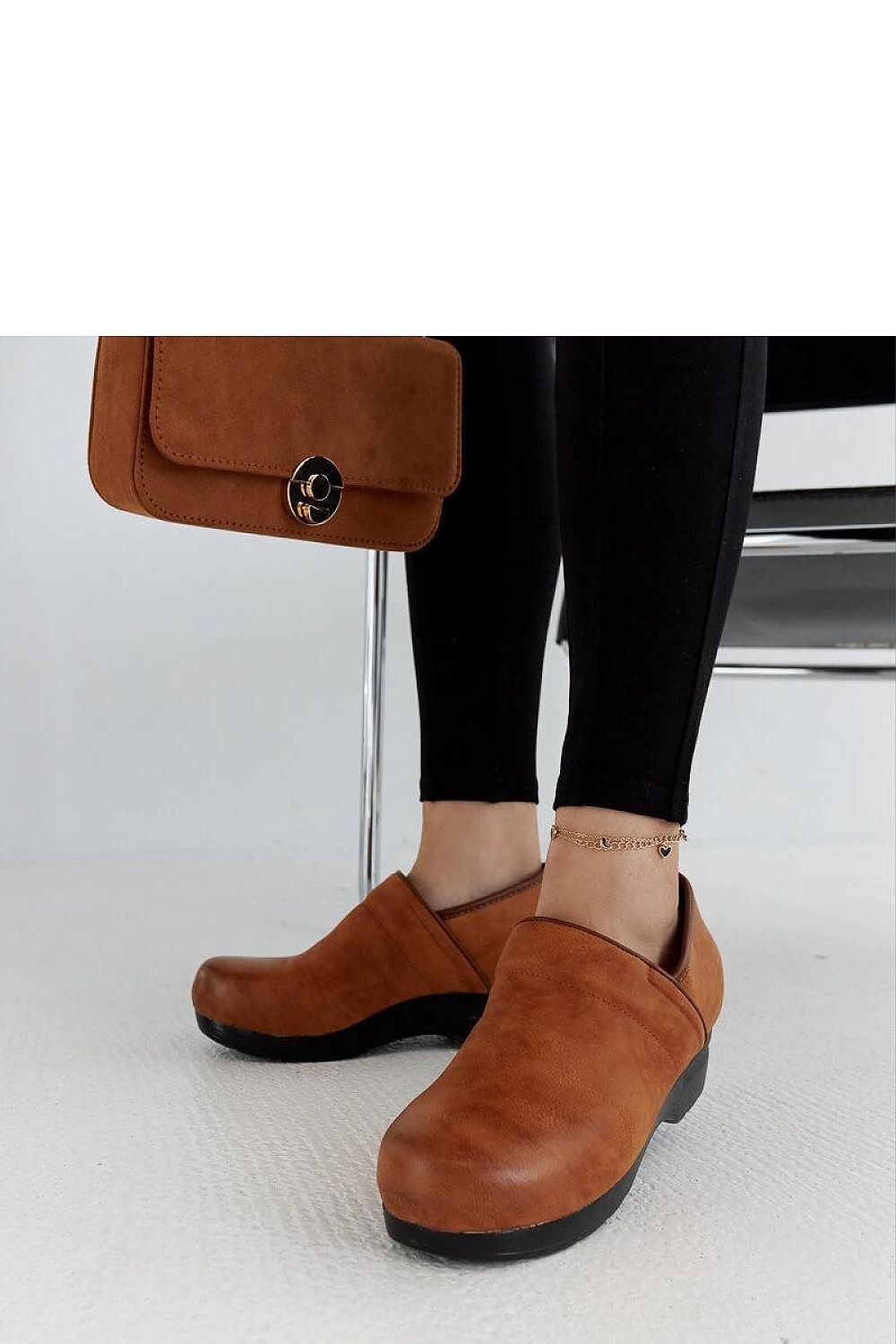 RevChic Lorae4 Half shoes 479 – Brown Secondary image