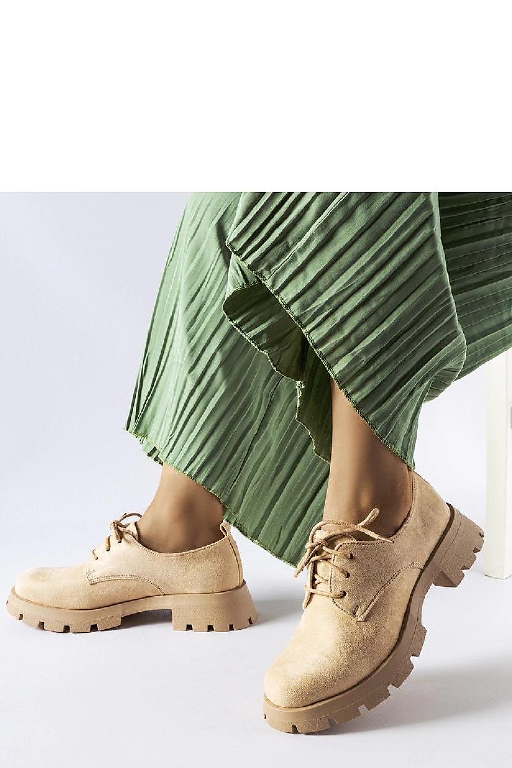 RevChic Lorae8 Half shoes 570 – Beige Secondary image