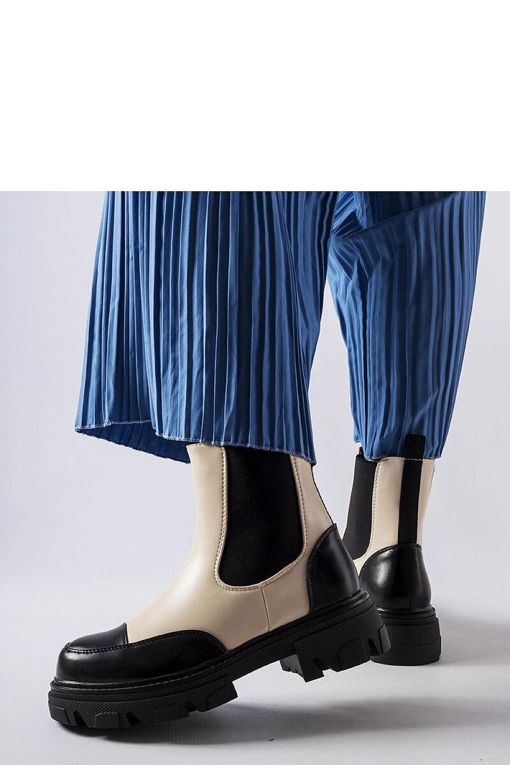 RevChic Kavira42 Boots 575 – Beige Secondary image