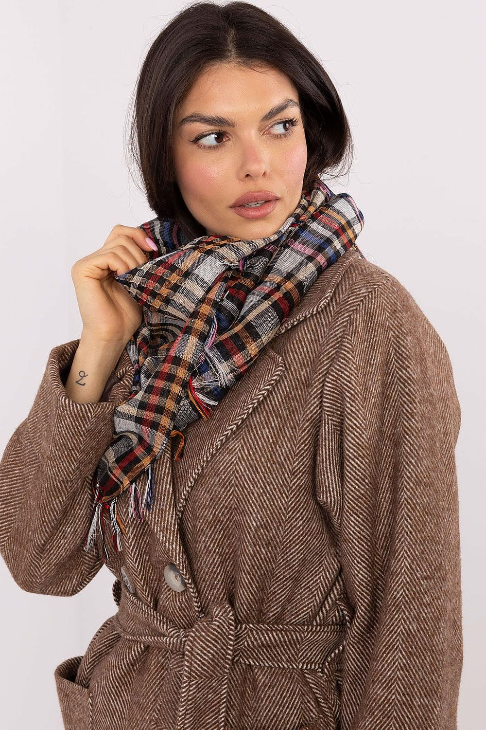 AT Checked Arab Scarf Secondary image