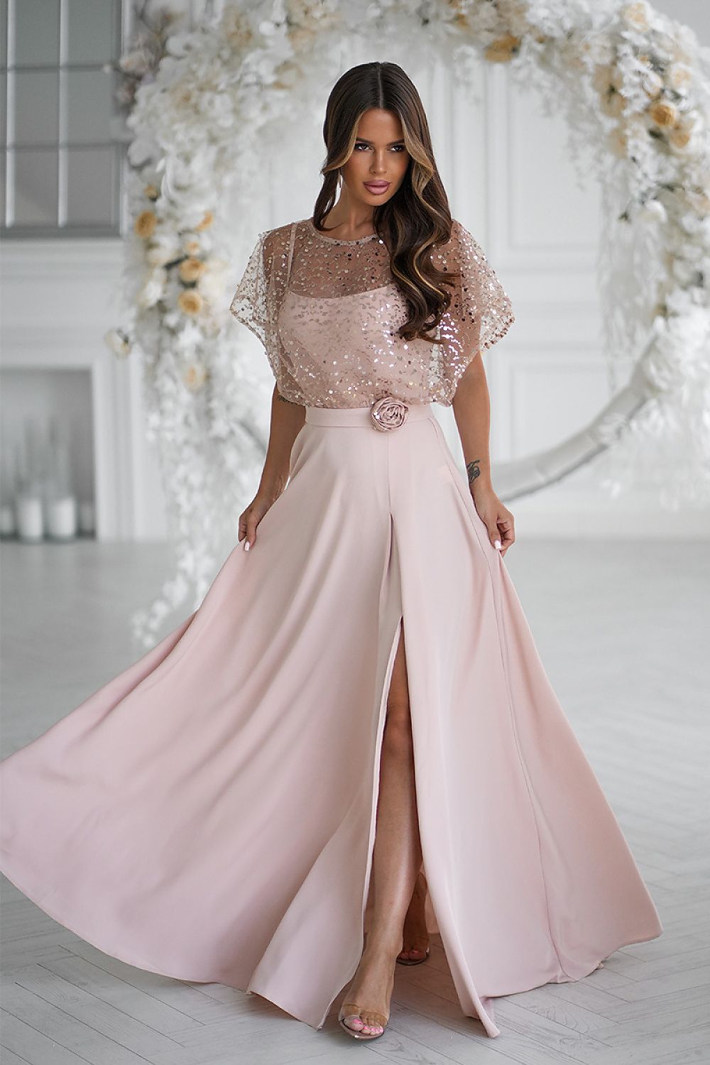 Elegant Evening Dress with thin straps Secondary image