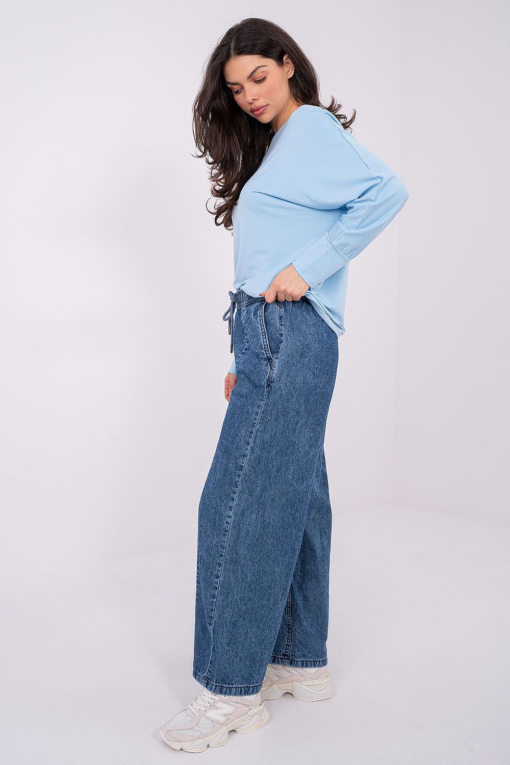 Women's wide leg jeans Secondary image