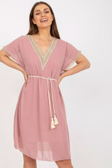 Loose-fitting dress with short sleeves