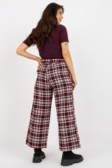 Women's pants made of checkered fabric