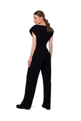 Elegant jumpsuit with a fashionable cutout
