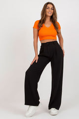 Simple yet elegant pants with pleats