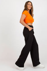 Simple yet elegant pants with pleats