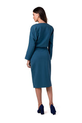 Long sleeves midi day dress with a strut