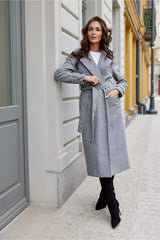 Classic cut with a waist belt wool coat