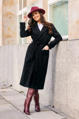 Classic cut with a waist belt wool coat