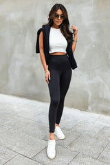 Perfect-fitting highly elastic black leggings